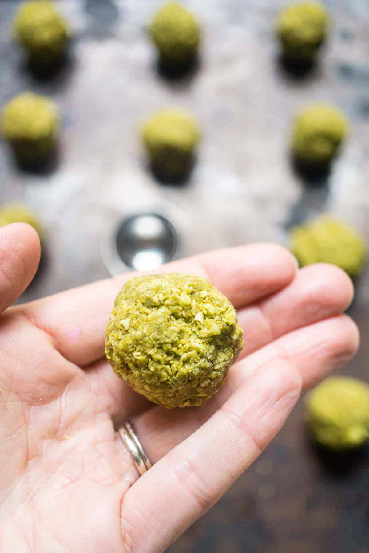 energy balls white chocolate matcha